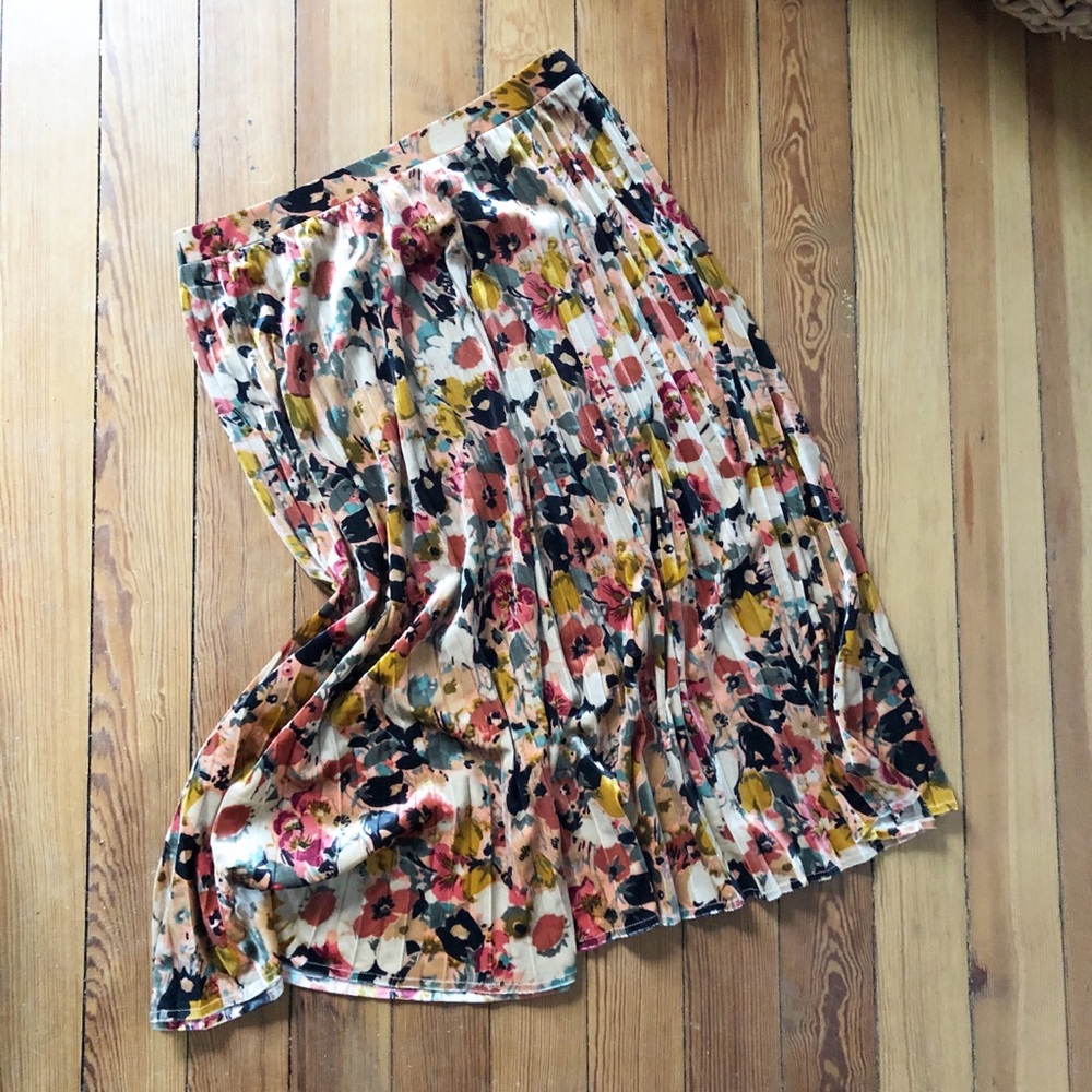 Pleated velvet floral skirt Anthropologie